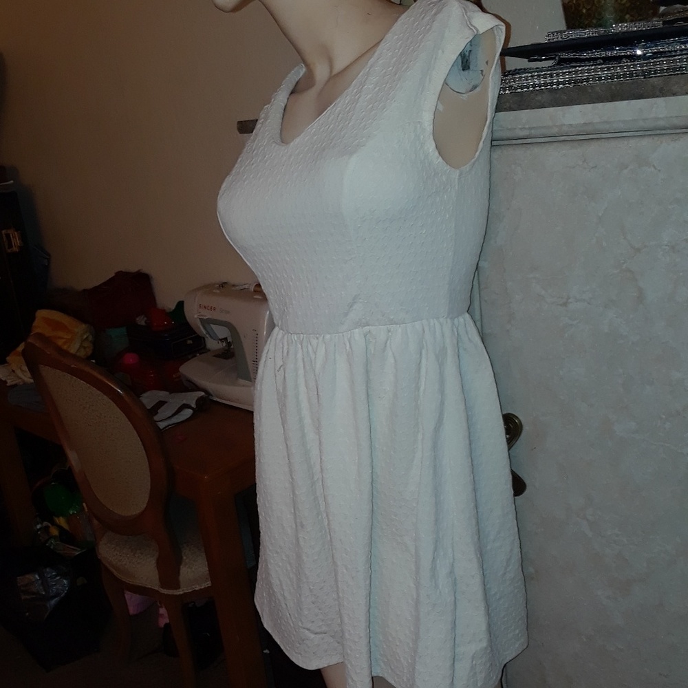 dress - Picture 3 of 6